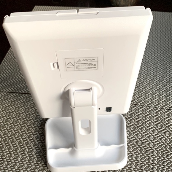 Lighted Vanity Mirror - Picture 5 of 5